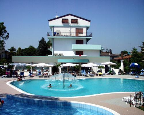 Oasi Hotel 3*