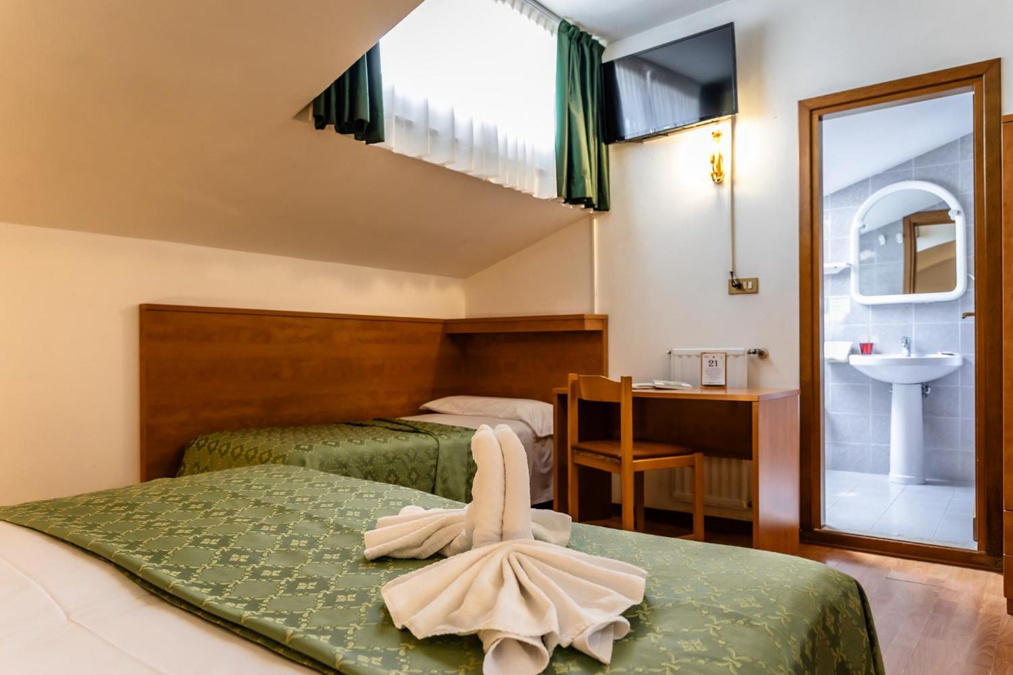 Hotel Oasi 3*